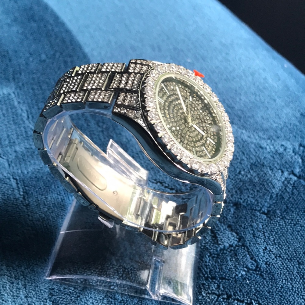 Watch - Picture 2 of 2